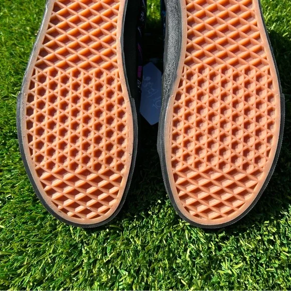 Vans X Disney 100th Villains Sk8Hi Shoes Men's Size 7.5 Womens 9 Black Sneakers - Picture 15 of 15